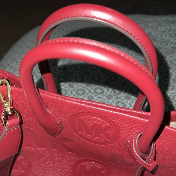 Michael Kors bag and matching wallet used perfect condition. Burgundy color - Picture 9 of 10